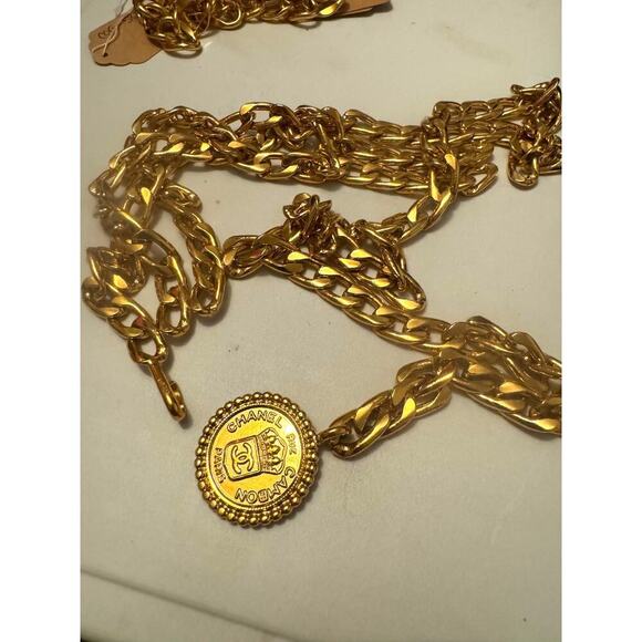 Chanel Vintage 24k Gold Plated Triple Layer Chain Belt with Crown Medallion - Picture 3 of 7